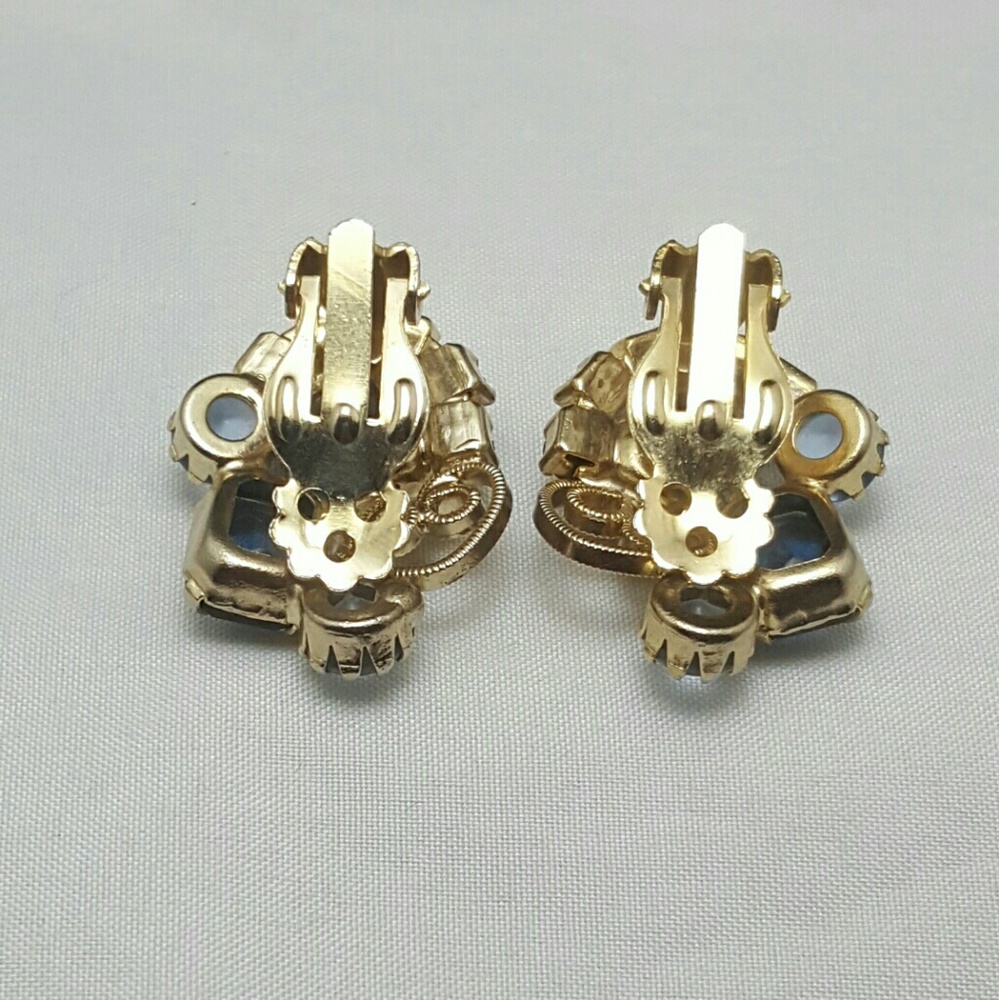 Vintage Juliana Blue AB & Moon Rhinestone Earrings - Picture 5 of 8